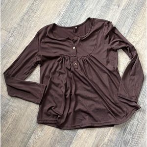 Ladies Small Top Size 4-6 NWOT Sized wrong  XL it fits 4/6 (S)